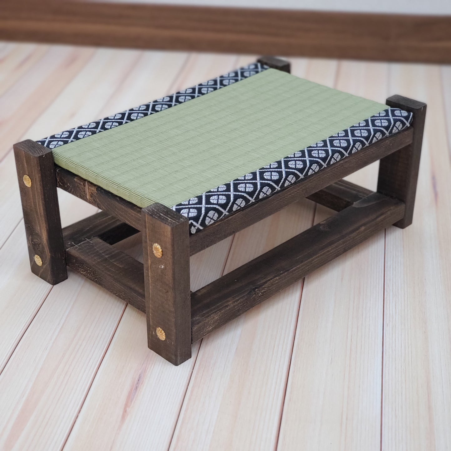 Tatami Display Stand Walnut Finish Japanese Blue Edge Collection Nendoroid