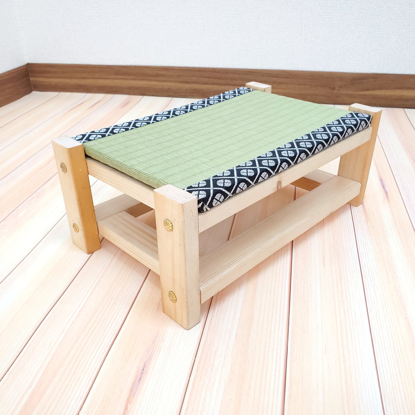 Tatami Display Stand Beeswax Finish Japanese Blue Edge Collection Nendoroid