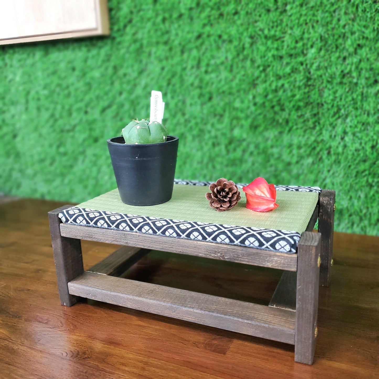 Tatami Display Stand Walnut Finish Japanese Blue Edge Collection Nendoroid