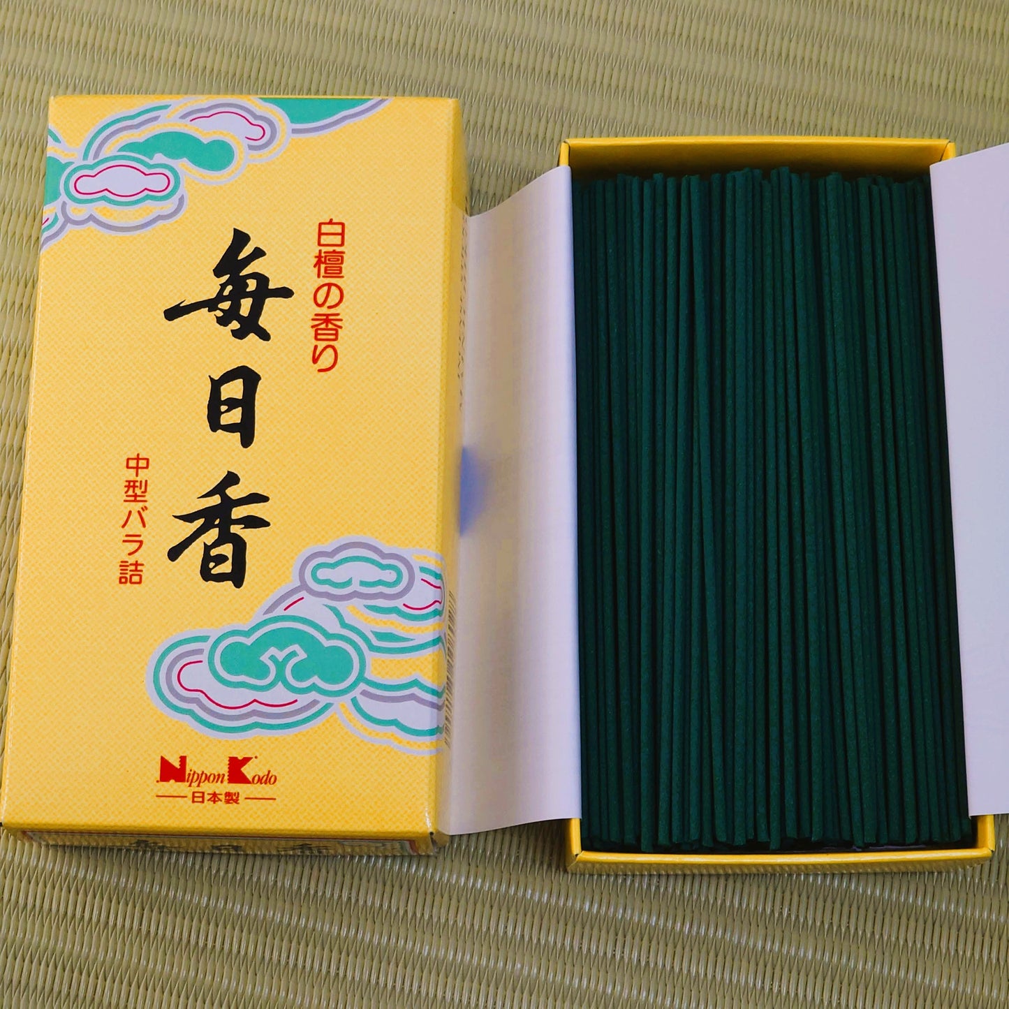 Mainichiko Incense - Sandalwood Scent - Traditional Japanese Aroma for Relaxation