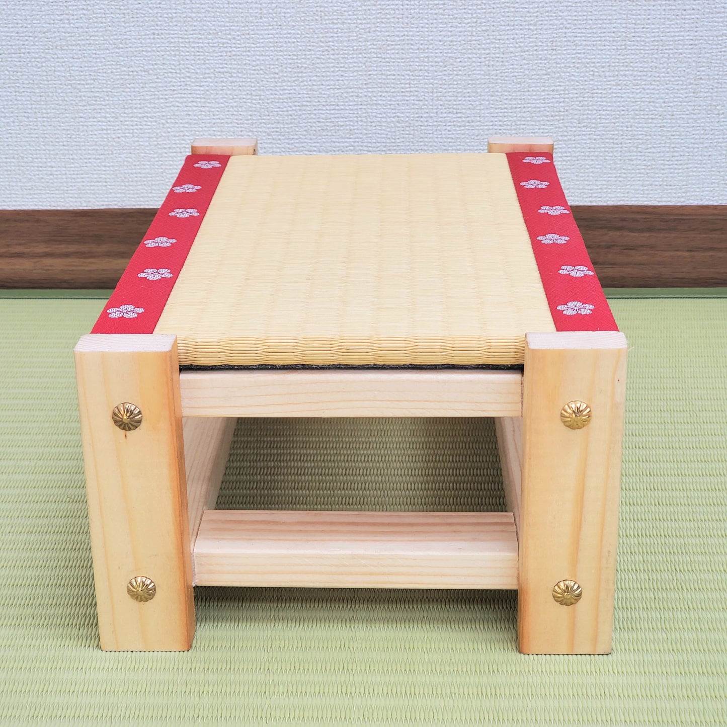Tatami Display Stand Beeswax Finish Sakura Edge Japanese Collection Nendoroid