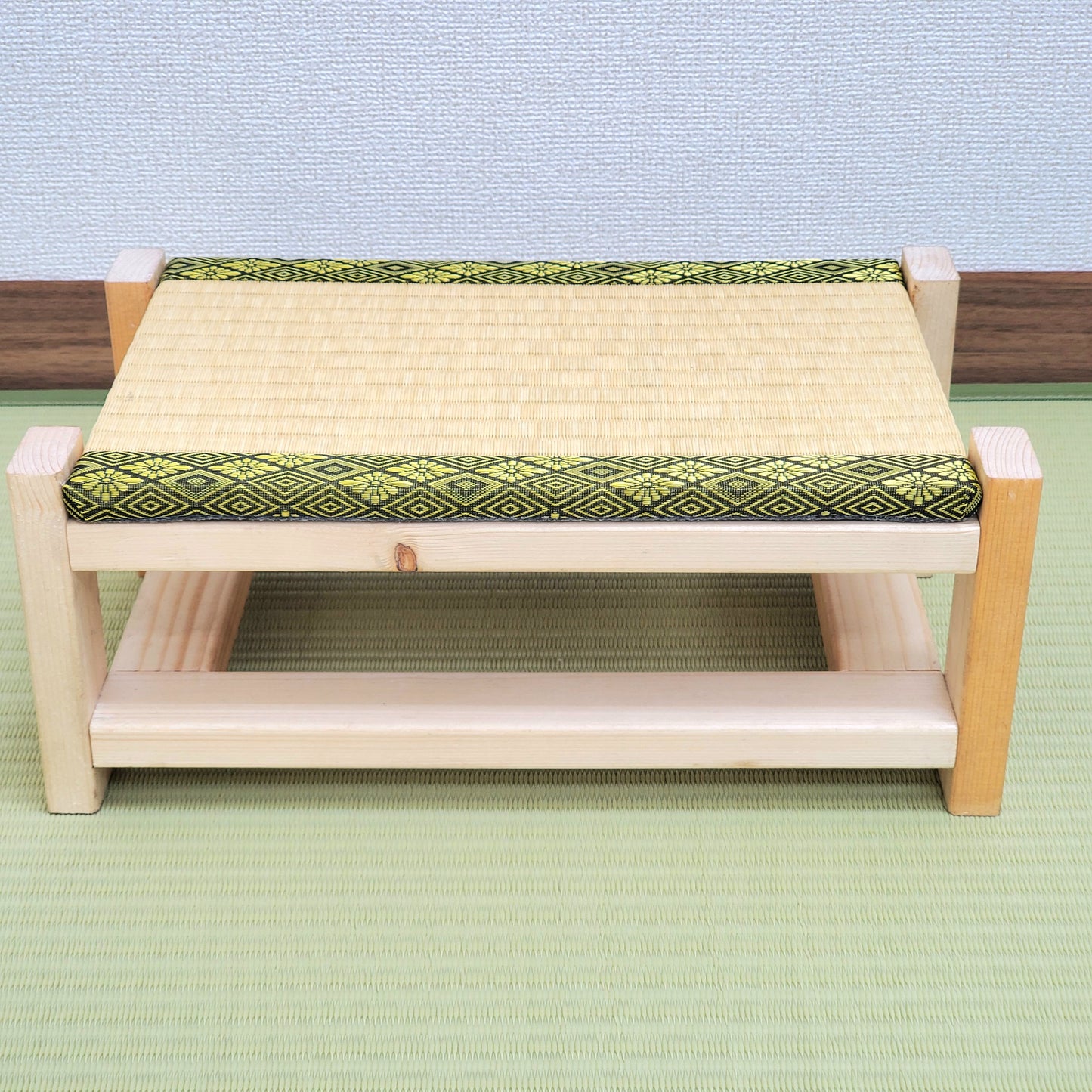 Tatami Display Stand Beeswax Finish Japanese Masugiku Edge Collection Nendoroid