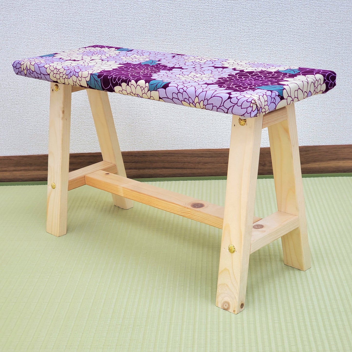 Flower Wagara Display Bench – Handmade Wood, Japanese Decor, Beeswax Finish