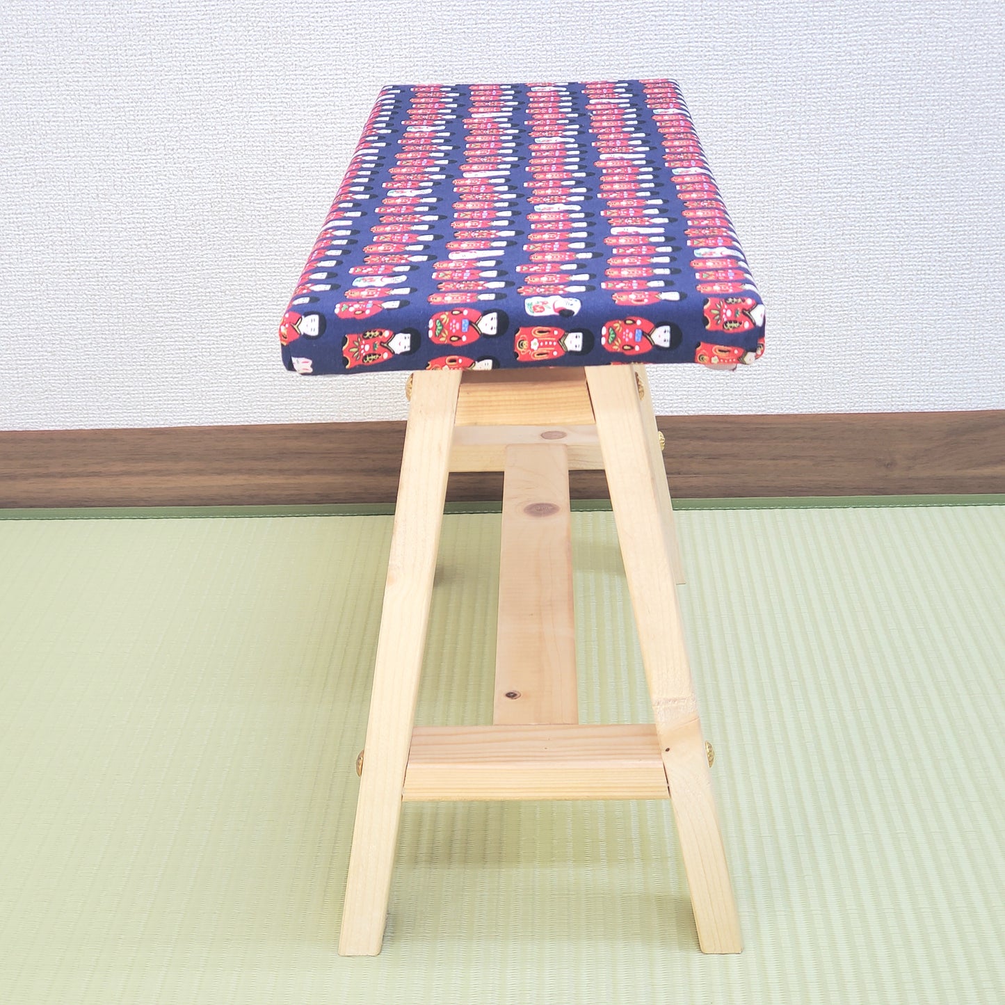 Kokeshi Wagara Display Bench – Handmade Wood, Japanese Decor, Beeswax Finish