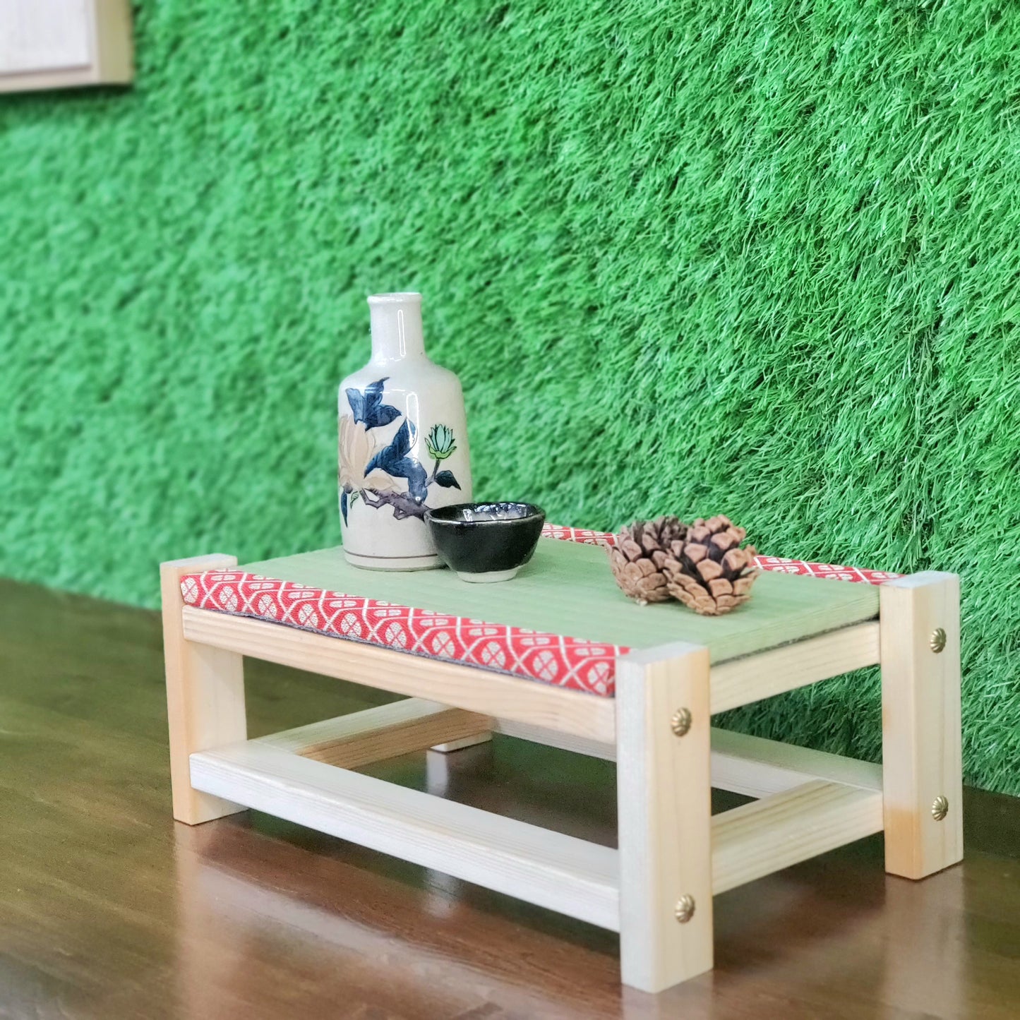 Tatami Japanese Display Stand Beeswax Finish Red Edge Collection Nendoroid