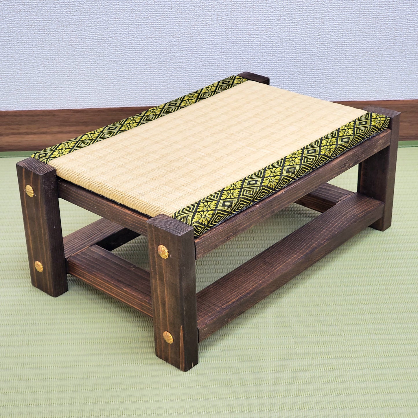 Tatami Display Stand Walnut Finish Japanese Masugiku Edge Collection Nendoroid