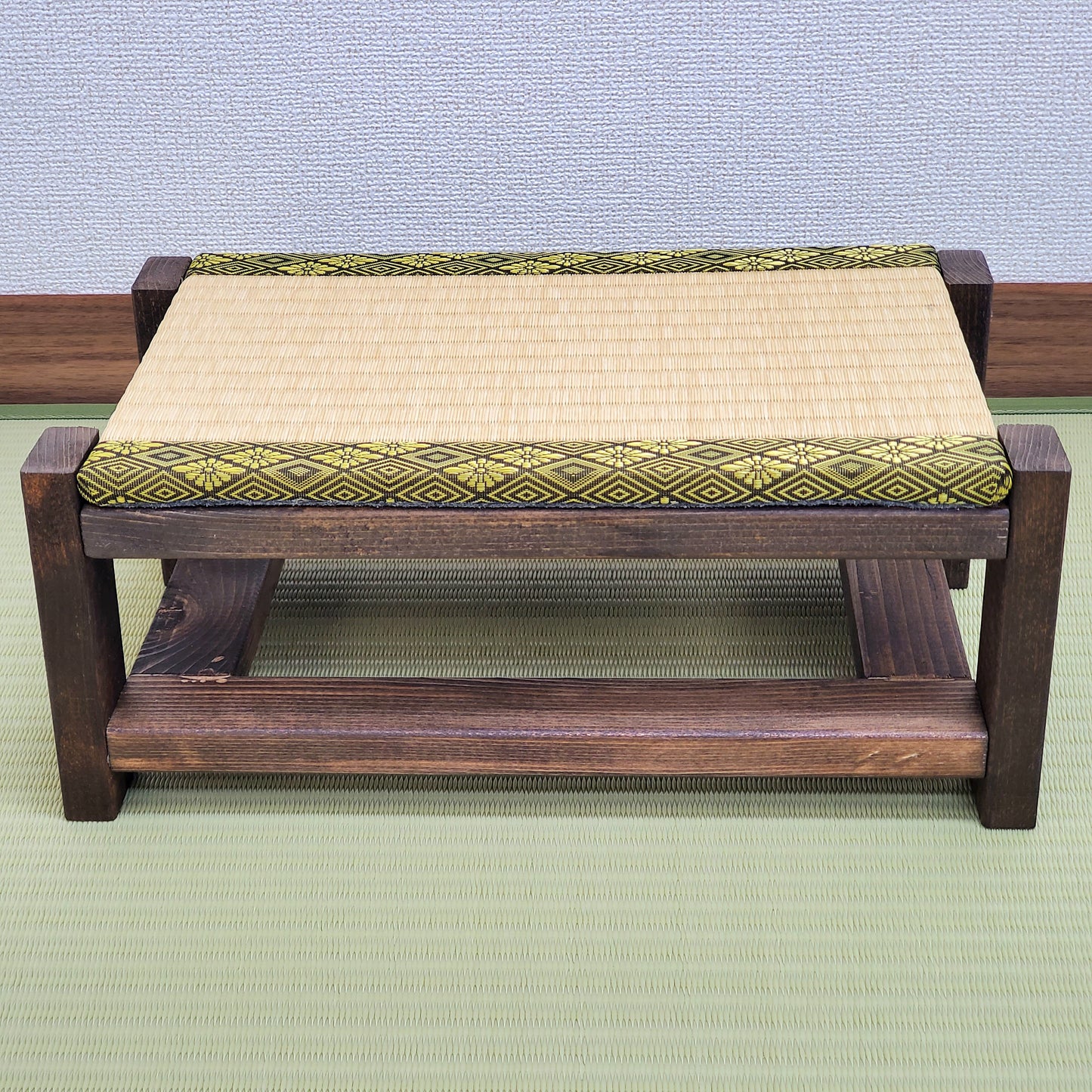 Tatami Display Stand Walnut Finish Japanese Masugiku Edge Collection Nendoroid