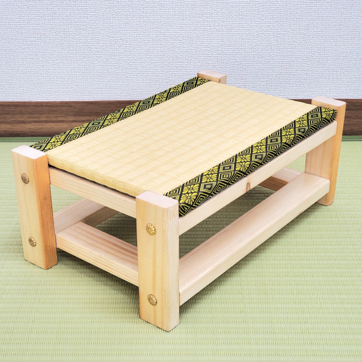 Tatami Display Stand Beeswax Finish Japanese Masugiku Edge Collection Nendoroid