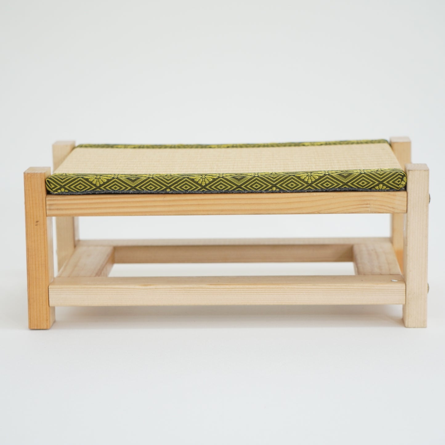 Tatami Display Stand Beeswax Finish Japanese Masugiku Wagara Edge Anime Figure